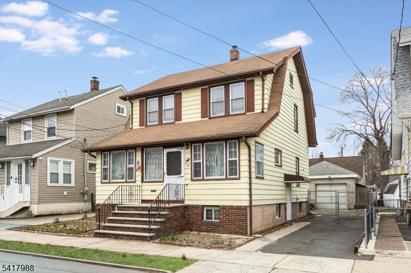 150 Boyle Ave Property Photo 1