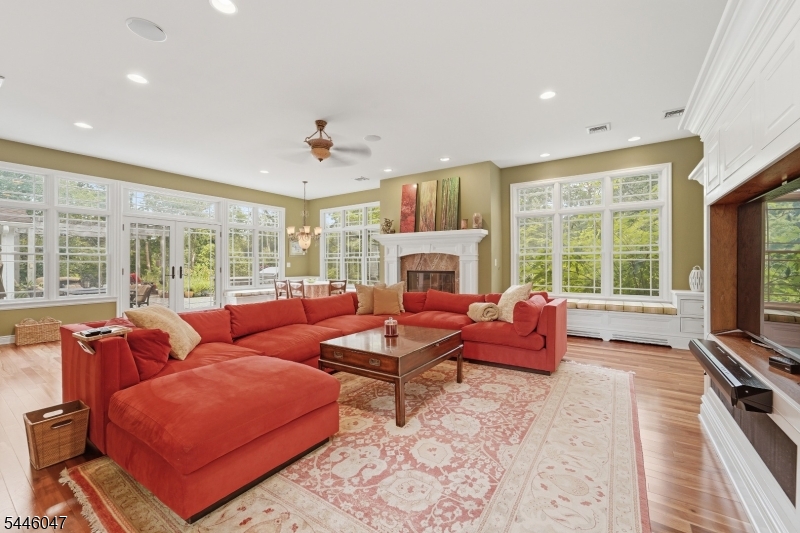 200 Valley Dr. Property Photo 12