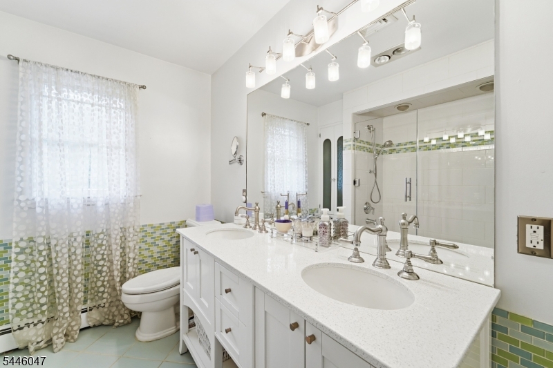 200 Valley Dr. Property Photo 20