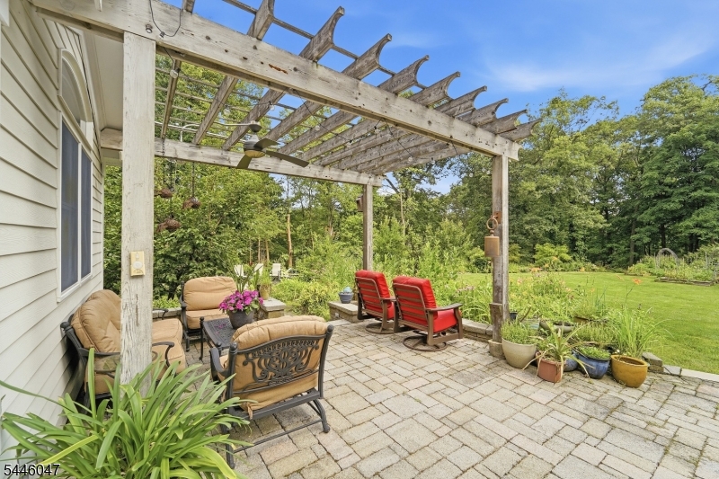 200 Valley Dr. Property Photo 24