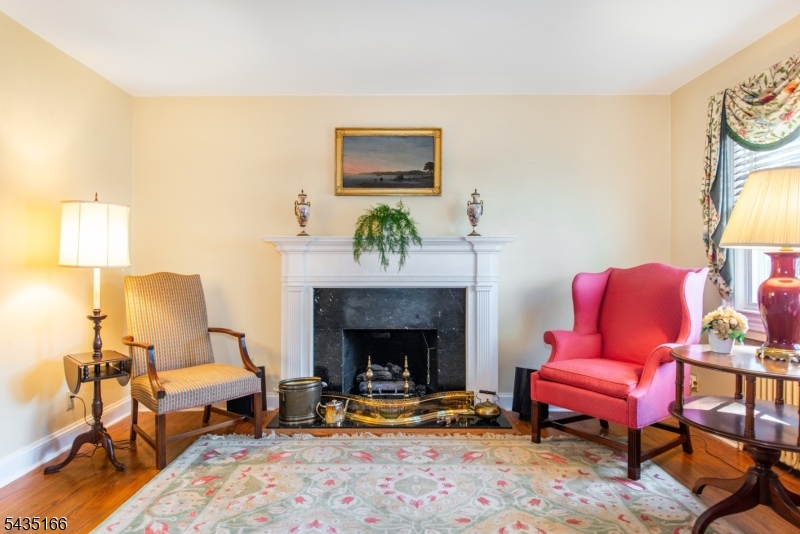 15 Glenwood St Property Photo 6
