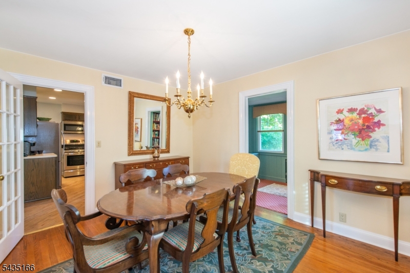 15 Glenwood St Property Photo 11