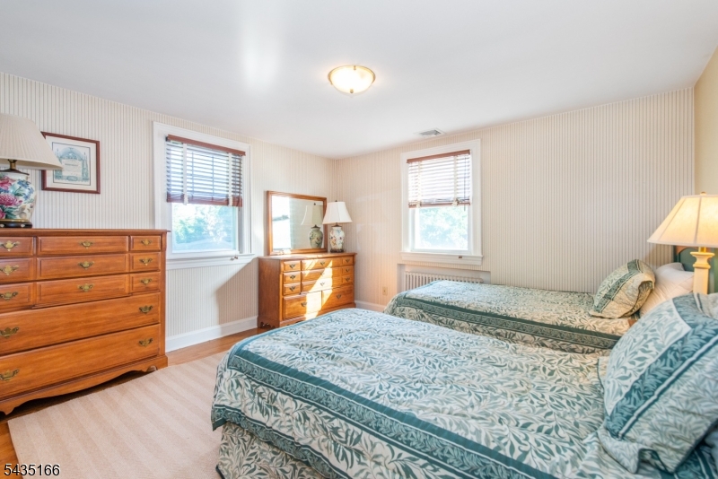 15 Glenwood St Property Photo 24