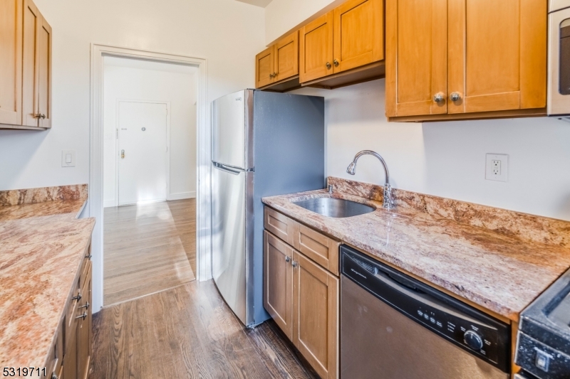 10 N Ridgewood Rd 412 Property Photo 1