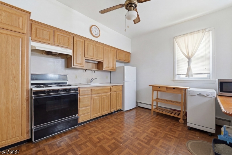 598 Van Houten Ave Property Photo 3