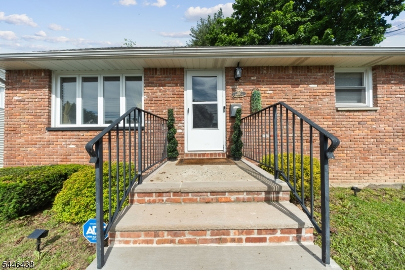 506 Green St Property Photo 5