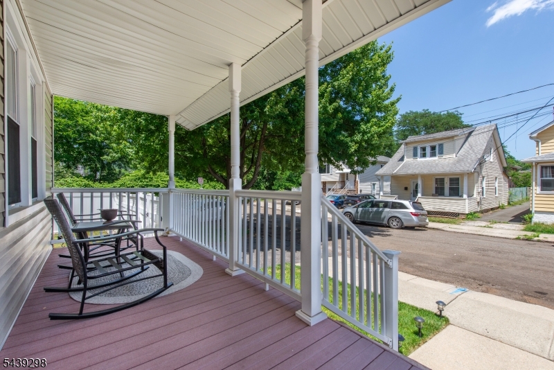 289 Paterson Avenue Property Photo 2