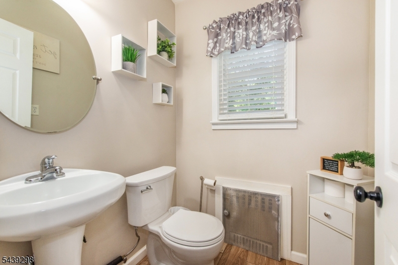 289 Paterson Avenue Property Photo 9