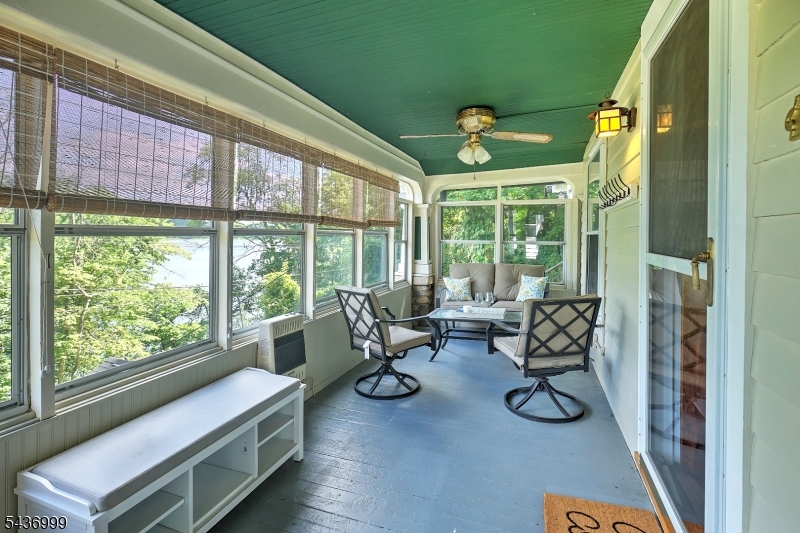 114 Lakeside Dr Property Photo 3