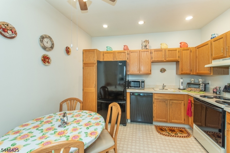 1316 Richmond Rd 316 Property Photo 6