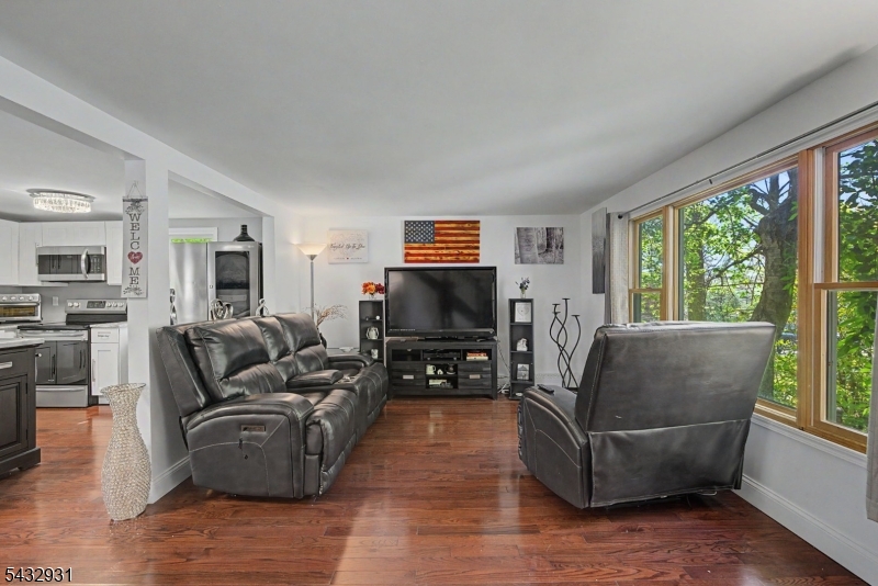 10 S Parkway Property Photo 10