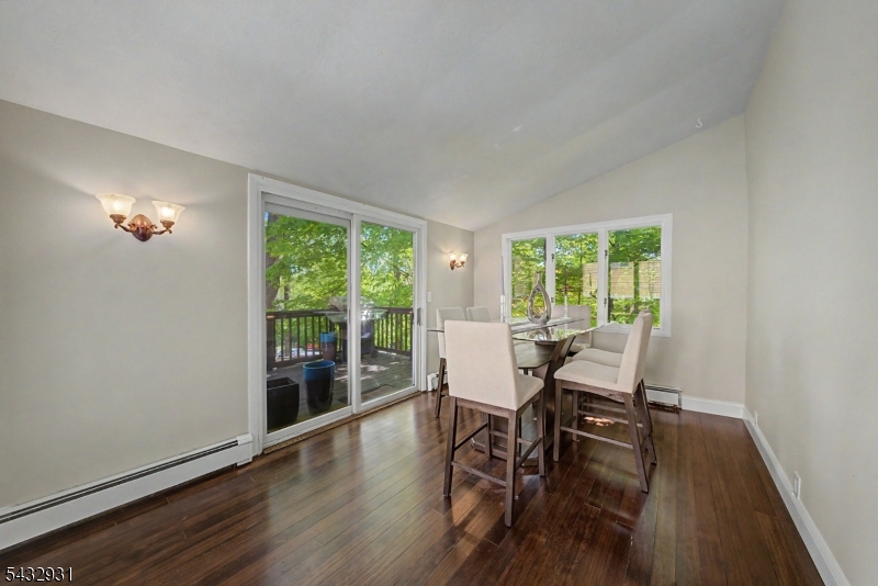 10 S Parkway Property Photo 11