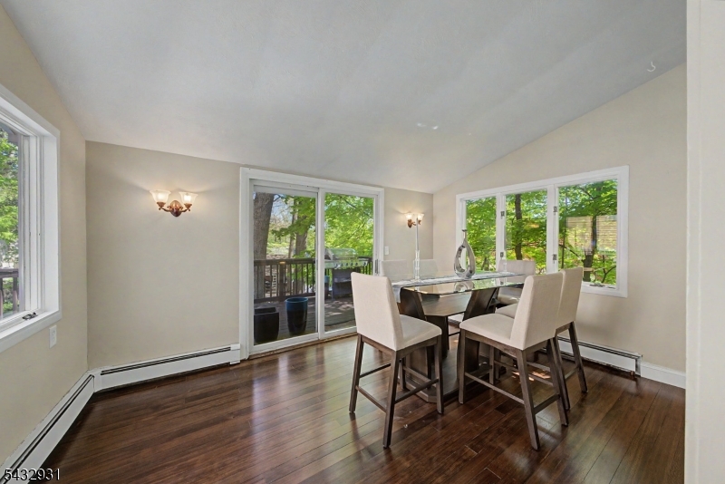 10 S Parkway Property Photo 12