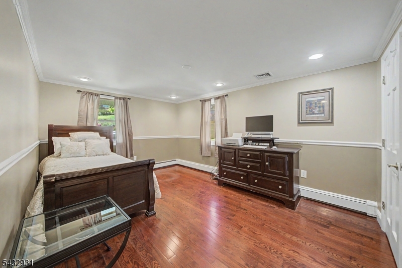 10 S Parkway Property Photo 14