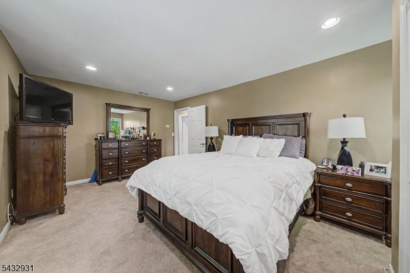 10 S Parkway Property Photo 17