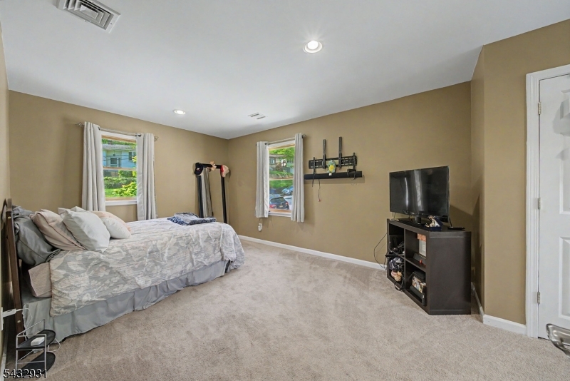 10 S Parkway Property Photo 19