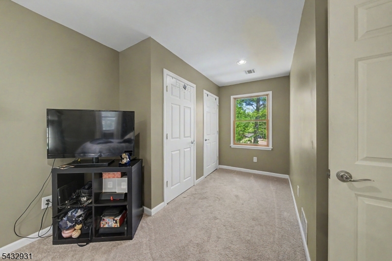 10 S Parkway Property Photo 20