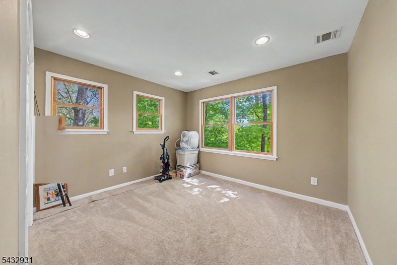 10 S Parkway Property Photo 22