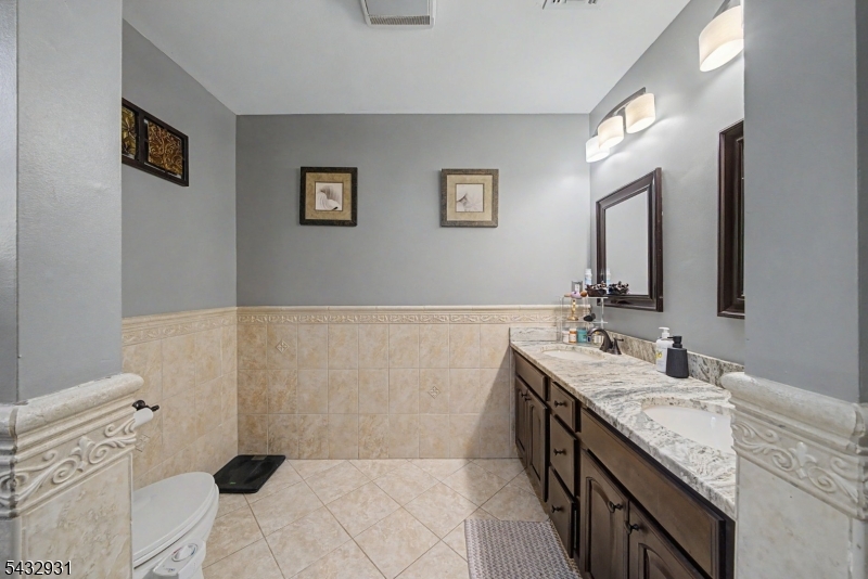 10 S Parkway Property Photo 24