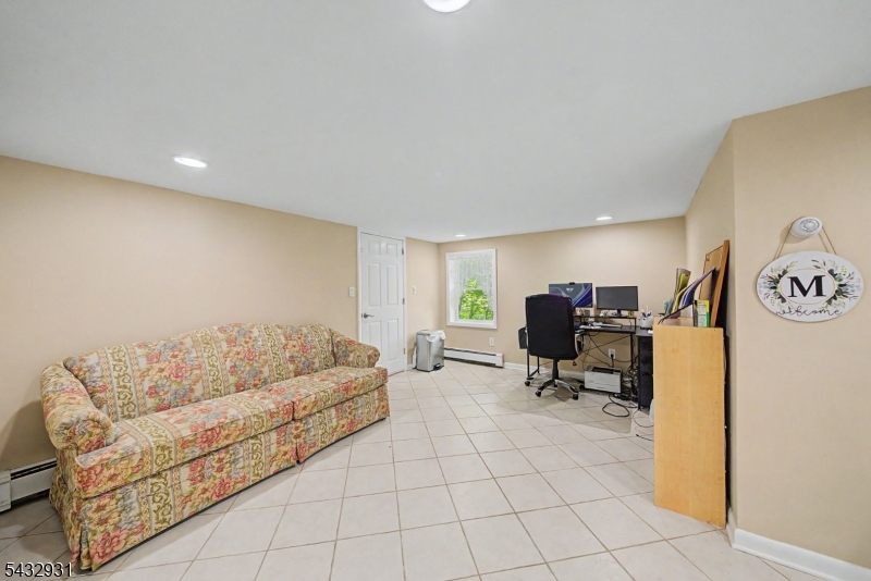 10 S Parkway Property Photo 27