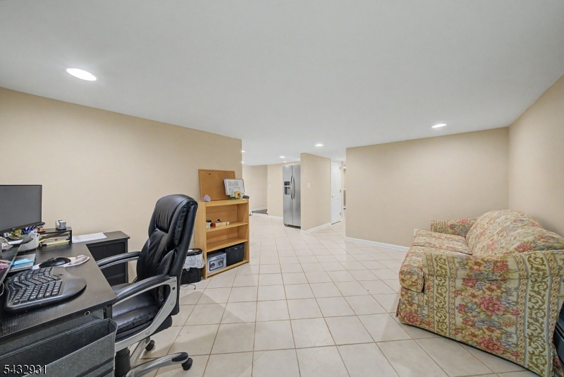 10 S Parkway Property Photo 32