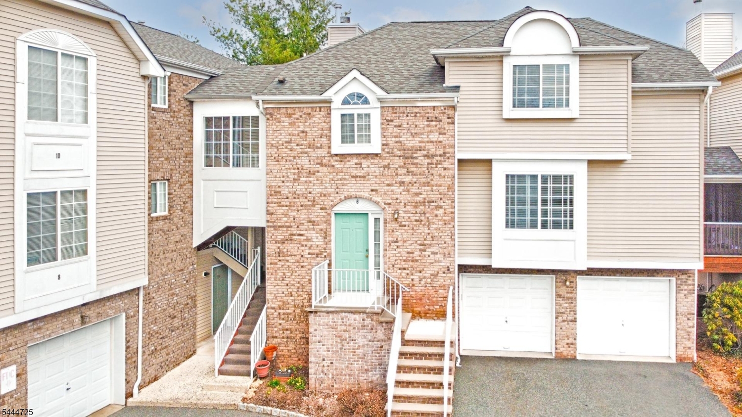 6 Whispering Way W Property Photo 1