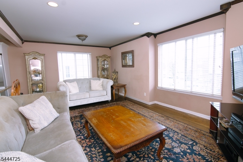 6 Whispering Way W Property Photo 5