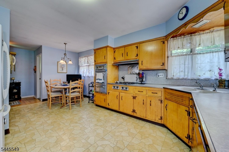 176 Pompton Rd Property Photo 18