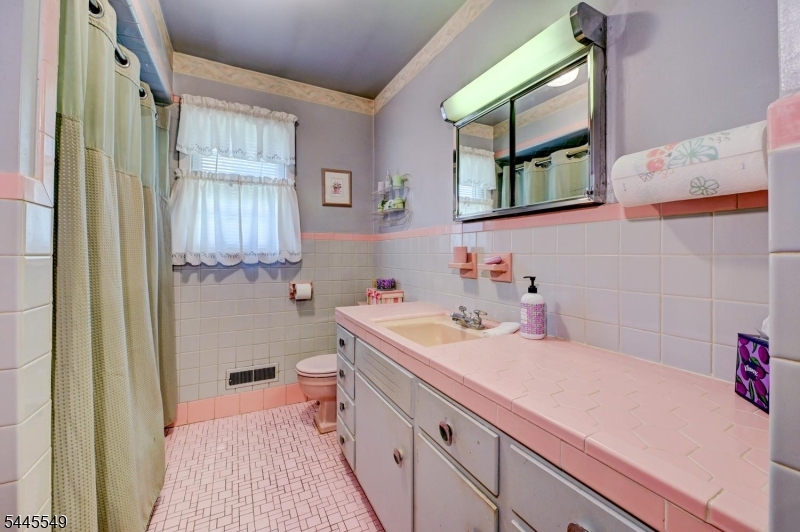 176 Pompton Rd Property Photo 23