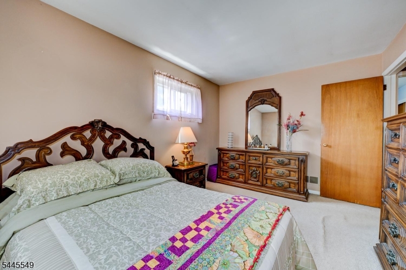 176 Pompton Rd Property Photo 29