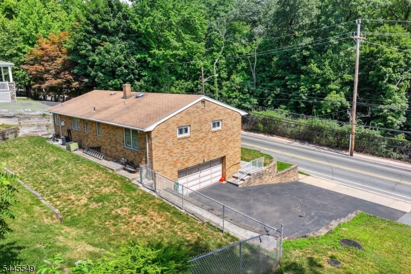 176 Pompton Rd Property Photo 34