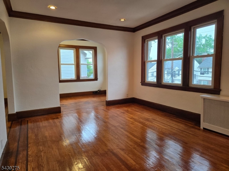 27 Cleveland Ave Property Photo 4