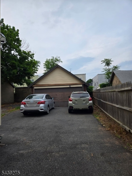 27 Cleveland Ave Property Photo 5