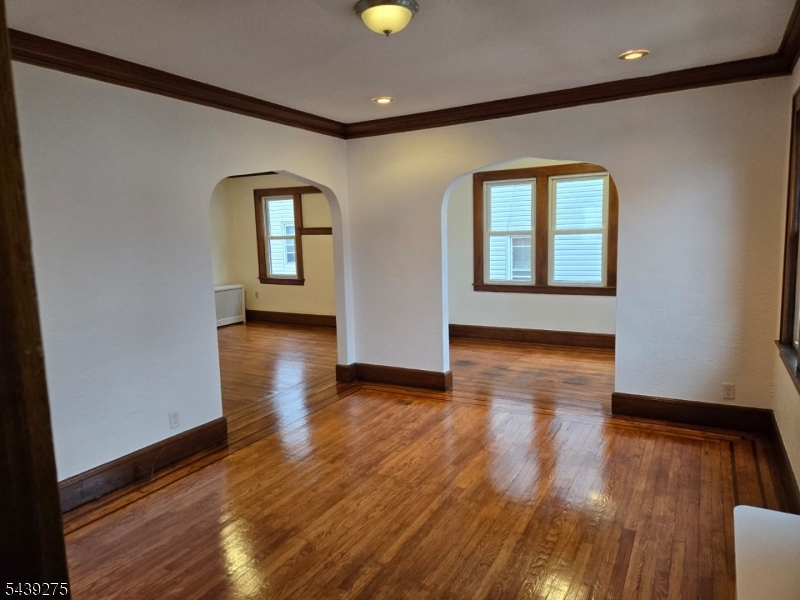 27 Cleveland Ave Property Photo 9