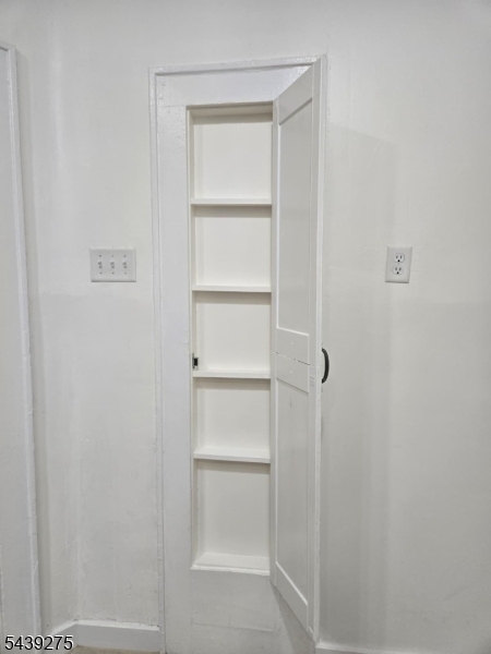 27 Cleveland Ave Property Photo 13