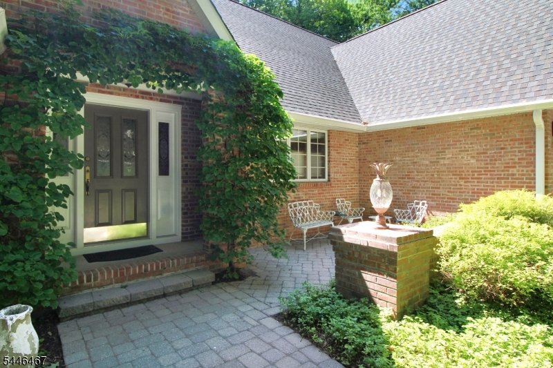 7 Janice Dr Property Photo 3