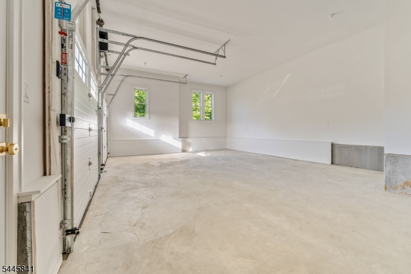 1004 Valerie Pl Property Photo 41