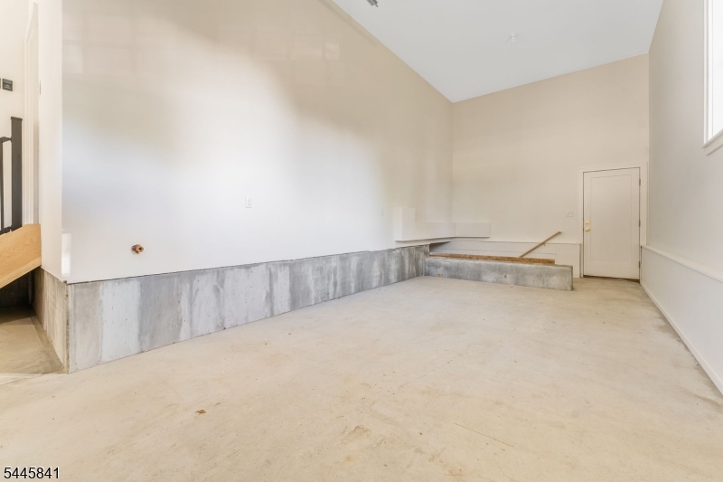 1004 Valerie Pl Property Photo 42