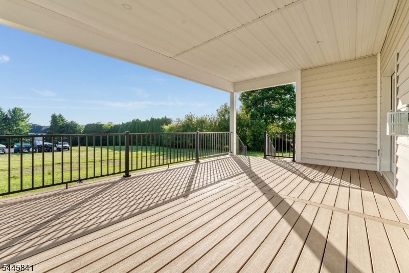 1004 Valerie Pl Property Photo 44