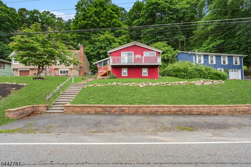 106 Seneca Lake Rd Property Photo 1