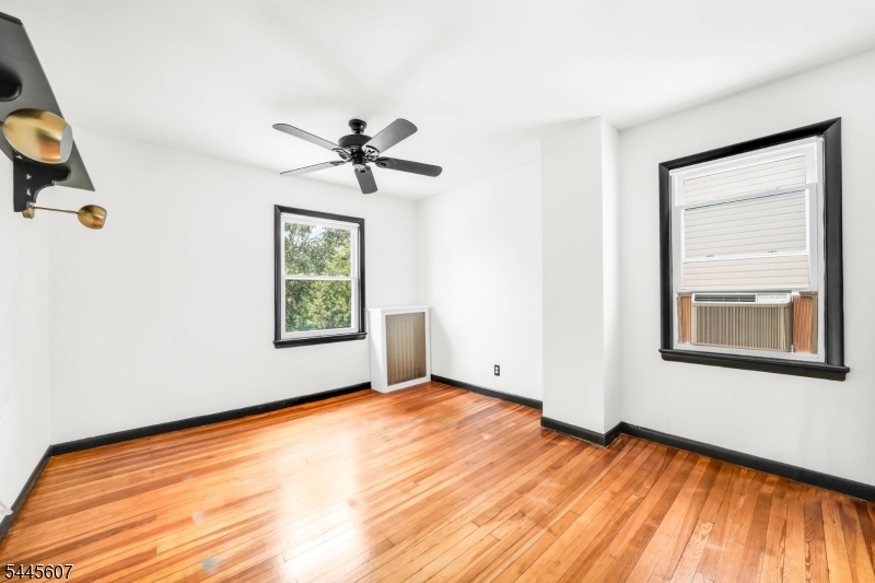 1046 Falls Ter Property Photo 18