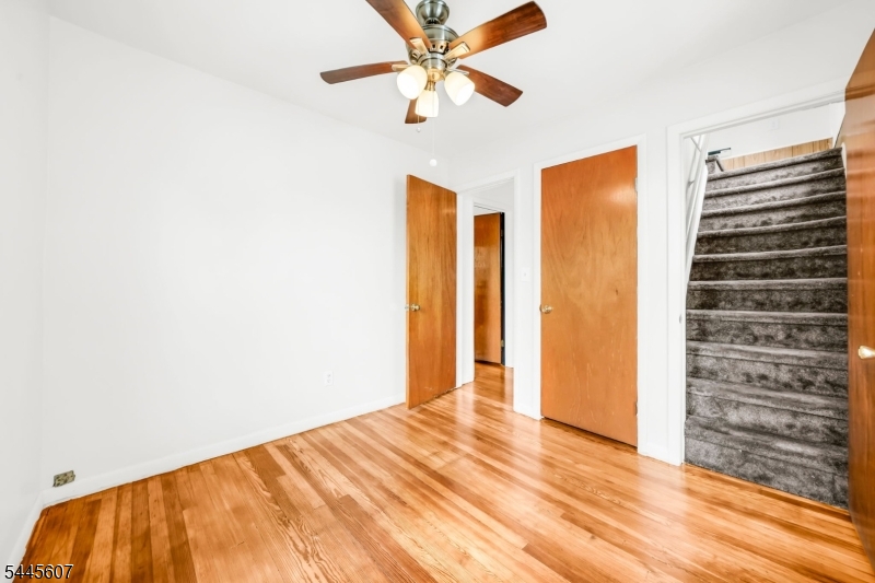 1046 Falls Ter Property Photo 21