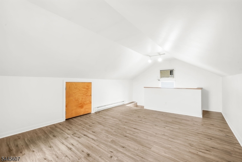 1046 Falls Ter Property Photo 23