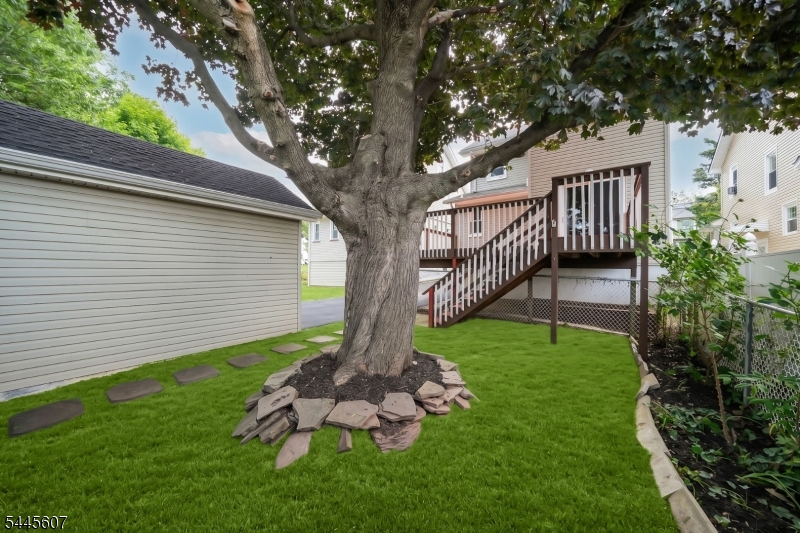 1046 Falls Ter Property Photo 29