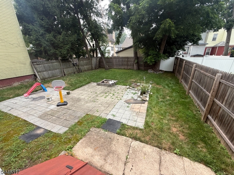 63 Saint Paul Ave Property Photo 3