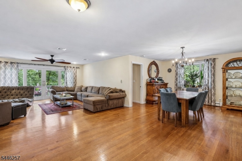 695 Berdan Ave Property Photo 10