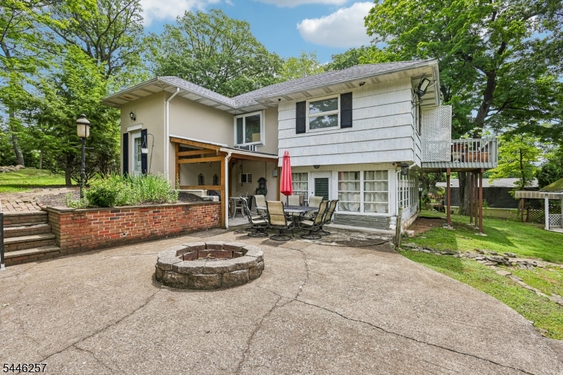 695 Berdan Ave Property Photo 20