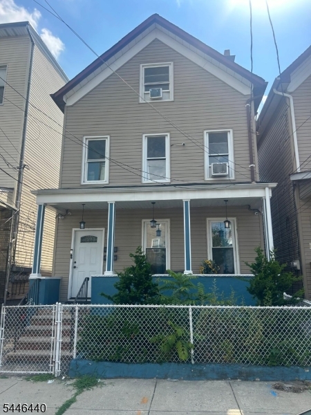 216 Inslee Pl 2 Property Photo 1