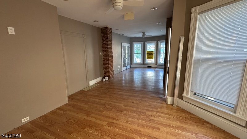 208 Main St Property Photo 4