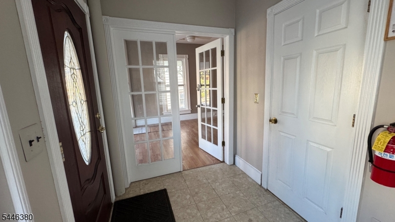 208 Main St Property Photo 8